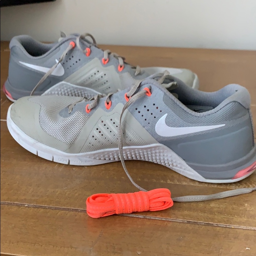 Nike Metcon 2 Amp (wms 10) lightly used